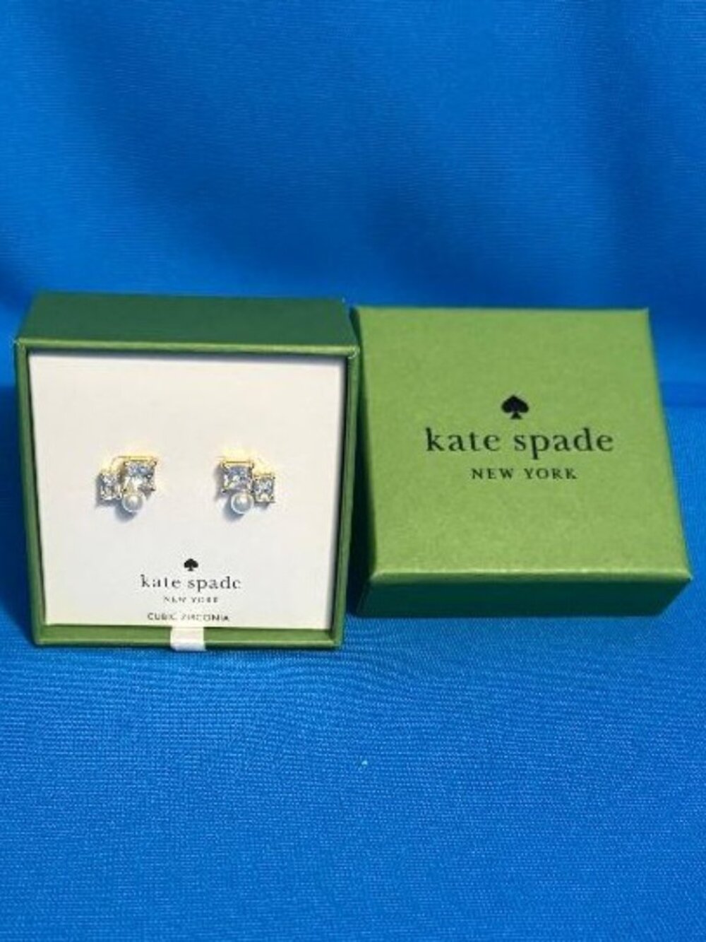 NEW ~ BNIB KATE SPADE VICTORIA SPARKLING CRYSTAL CLUSTER STUD / PIERCED EARRINGS